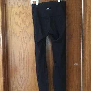 Lululemon Wonder Under Hi-Rise Size 6 Tights